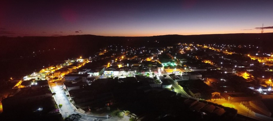 Vista noturna da cidade